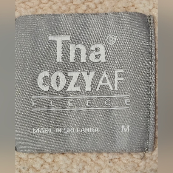 TNA Cozy AF Fleece Cropped Pink Sweater with ¾ Zipper in Front - Picture 6 of 8